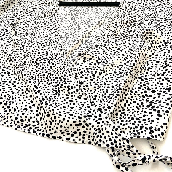 Cropped Dalmatian Criss-Cross Self Tie Top Sm/4 - Picture 7 of 8